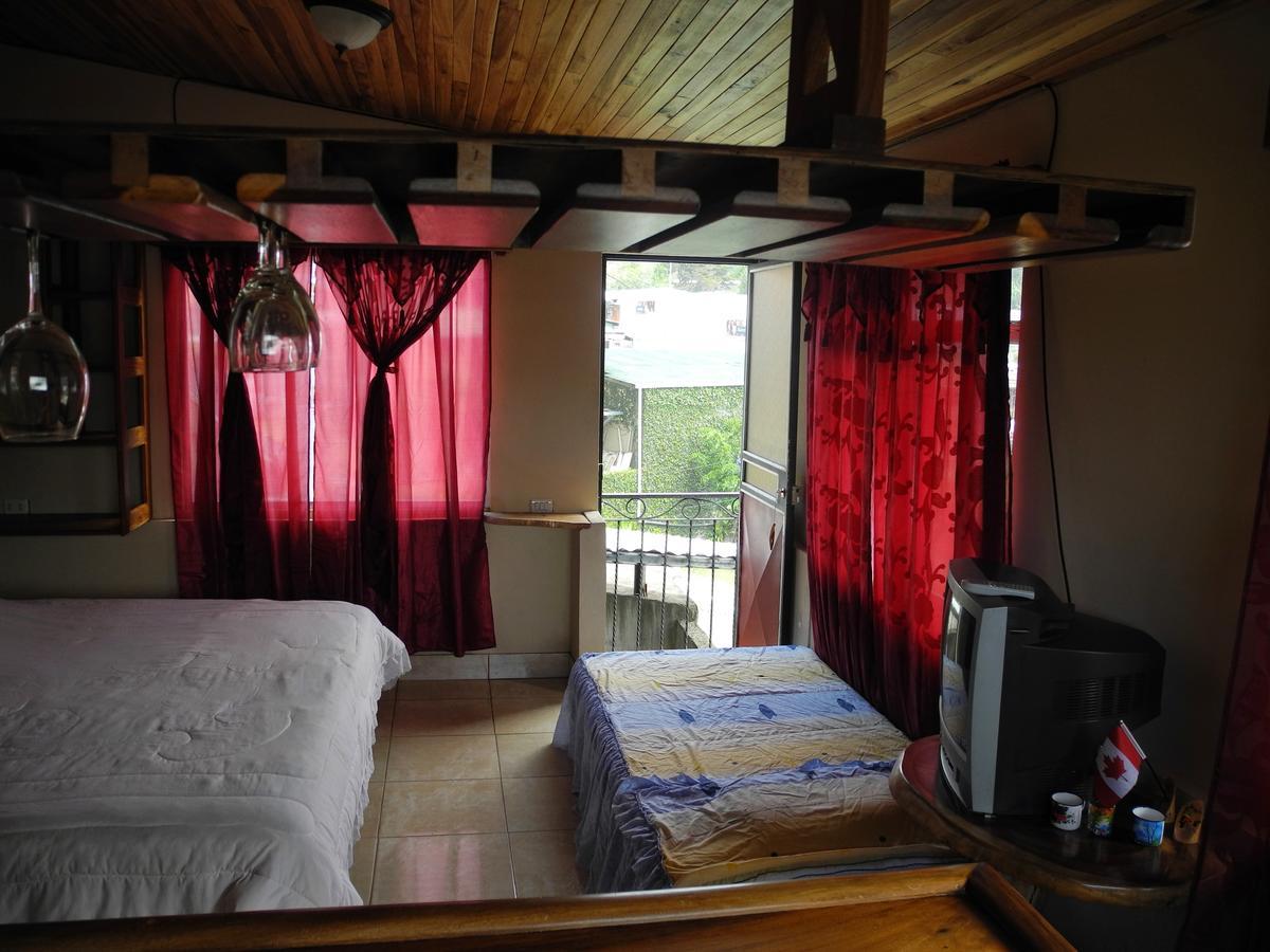 Sleepers Sleep Cheaper Hostel Monteverde Bagian luar foto